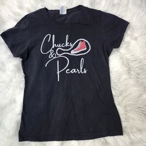 Womens Graphic T Shirt Chucks and Pearls Red Sneaker Small S Cotton‎